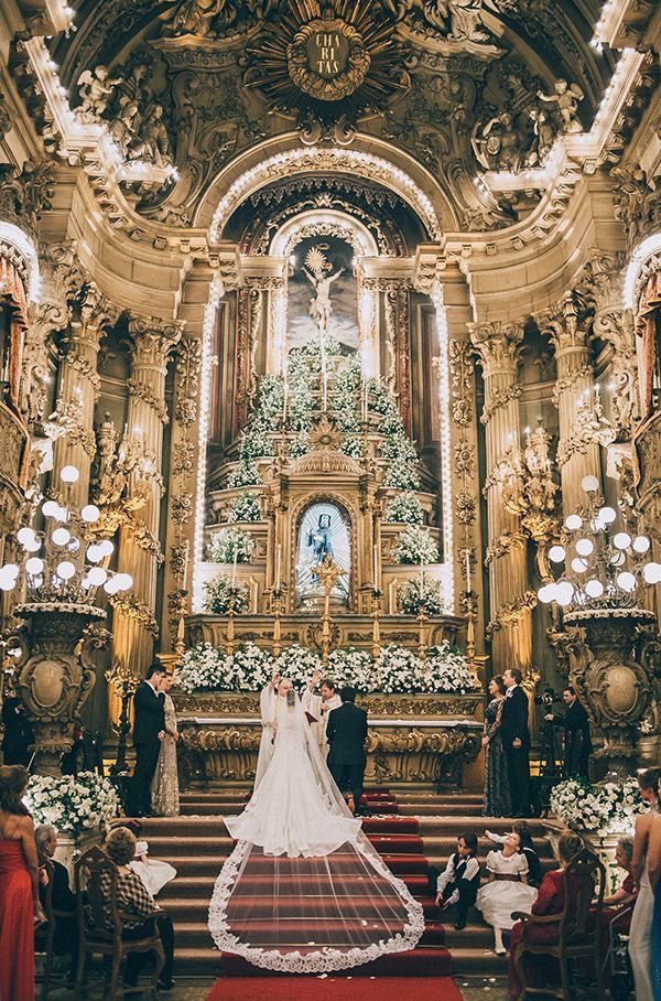 bethecreed's tweet photo. The husband and wife should be similar to the hand and the eye. 

When the hand hurts, the eyes should be crying. 

And when the eyes cry, the hand should wipe away the tears.

Saint John Chrysostom https://t.co/eI14bVmteo