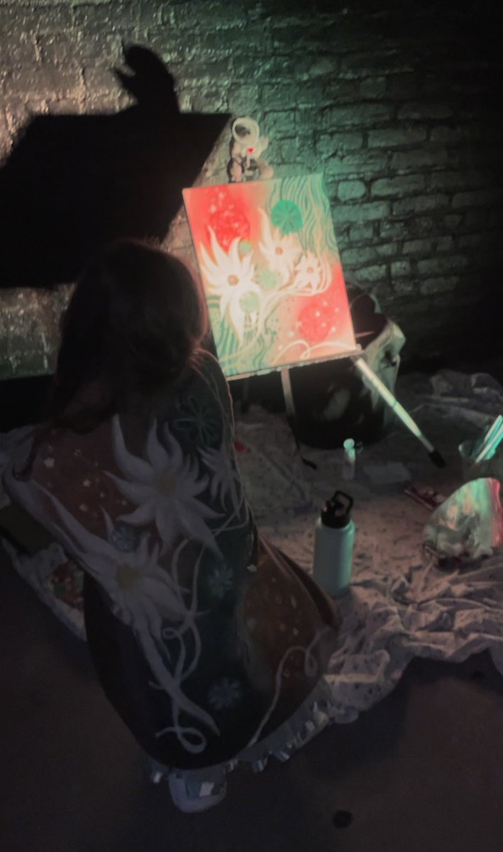 international trogs 🥐 tweet media