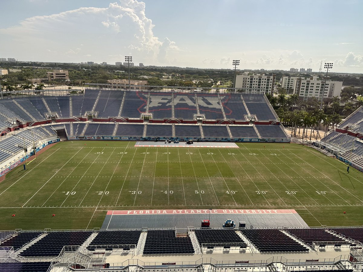 ZachWeinberger's tweet photo. Good morning! Here at #FAU Stadium for this afternoon’s spring game. Stay tuned for updates! https://t.co/LubaHlhj9Y