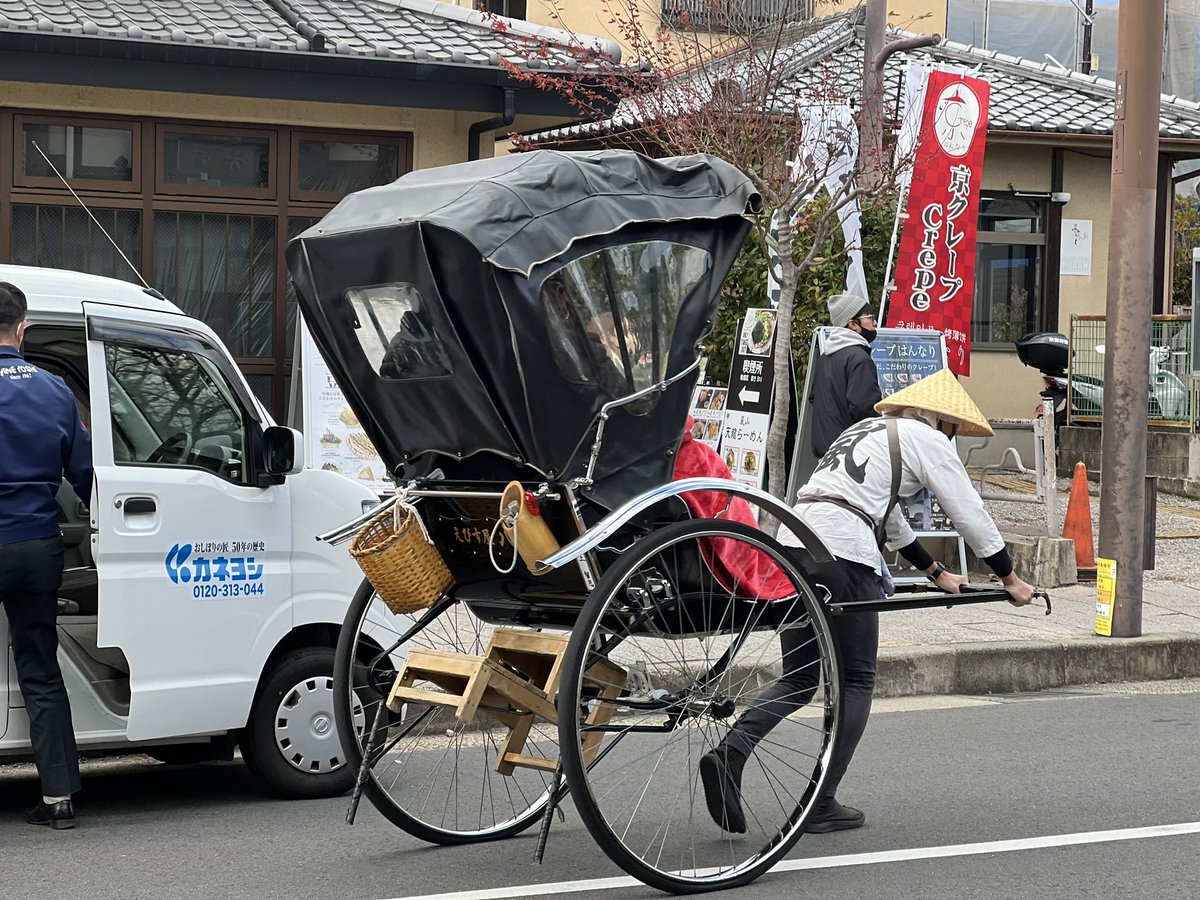 No te dejes impresionar por el dinero, los títulos , las apariencias , las redes sociales, los logros, los puestos, Déjate impresionar por la empatía, la generosidad, la bondad,la integridad, la humildad, la honestidad . 
@compartamosbancomx  #compartamos 
@gentera_mx  #Gentera