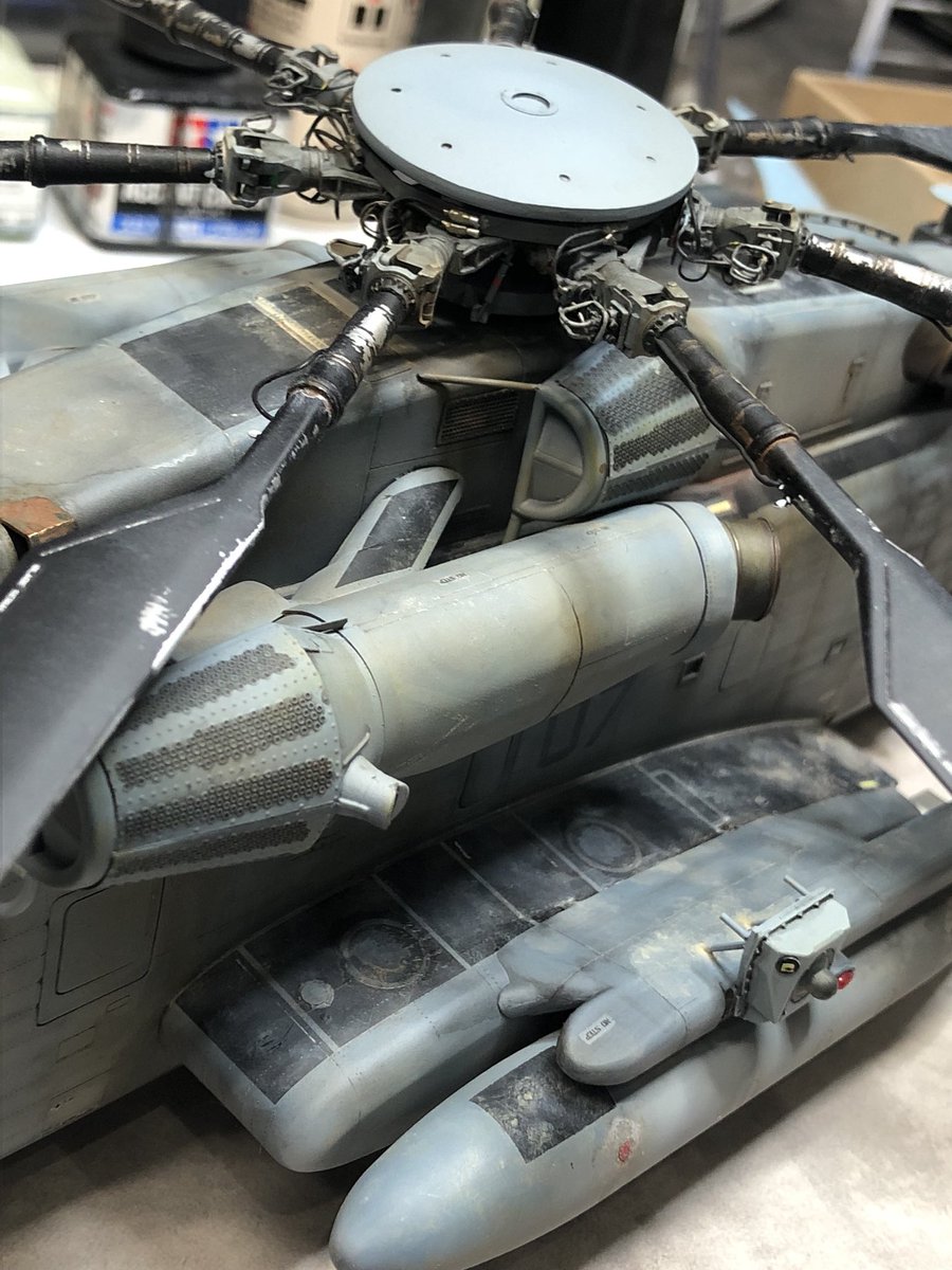 アカデミー1/48 CH-53Eスーパースタリオン完成です。 実は私が航空機で