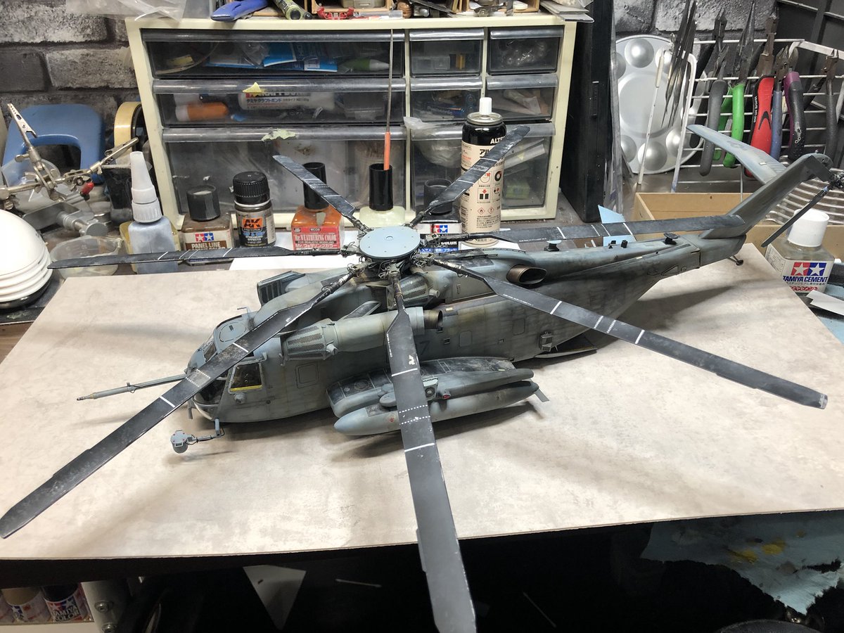 アカデミー1/48 CH-53Eスーパースタリオン完成です。 実は私が航空機で