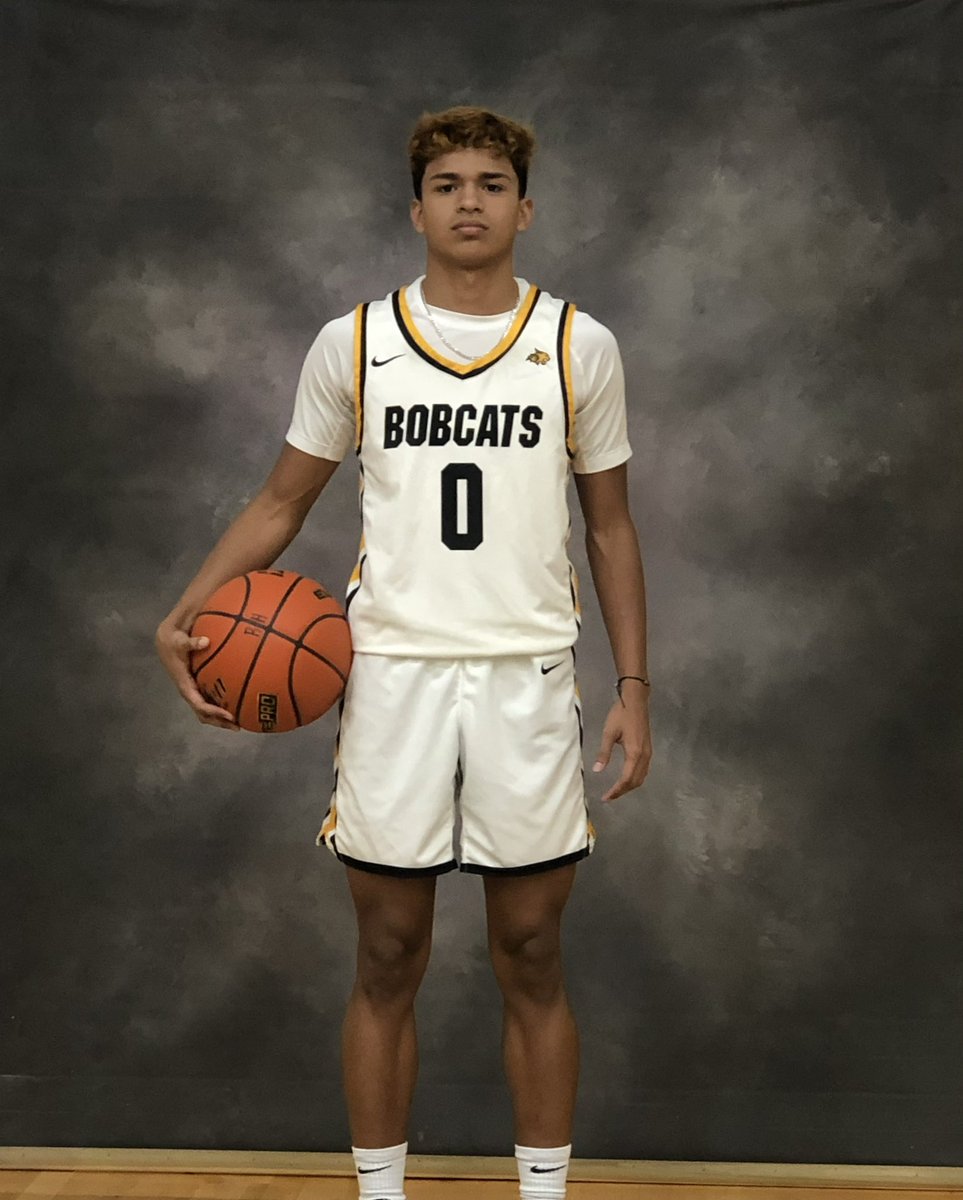 CoachAlvarezRH's tweet photo. 🏀2023 RGVBCA Boys Sub-5A All-Valley Selections🏀

#21-Joshua Laster - New Comer of the Year
#4-Keyan Lopez - 1st team All-Valley
#0-Jaiden Basaldua - 1st team All-Valley

#BOBCATBASKETBALL https://t.co/Zv3nZv7YL9