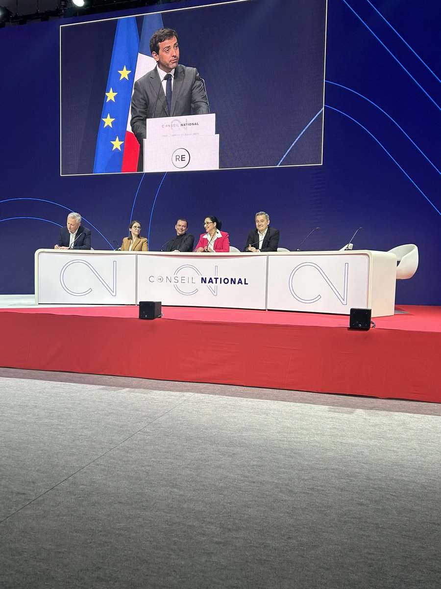 poitoux_g's tweet photo. ➡️ En conseil National @Renaissance autour de @steph_sejourne de nos ministres, parlementaires, des conseillers venus de la 🇫🇷 entière pour continuer ensemble à structurer notre parti. https://t.co/MVFgyOFpqw