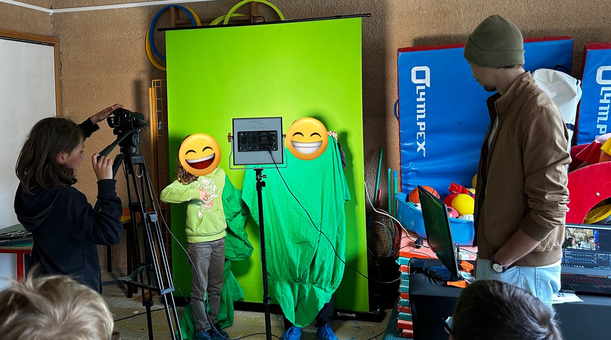 numerique_corse's tweet photo. Digital Factory in Calacuccia ! La médiation numérique au plus proche des territoires ruraux 🏔️ 👧🏼 👦🏻 des ateliers pour les petits mais aussi pour les plus grands 😉 #smartisula https://t.co/T8cuRKWr7L