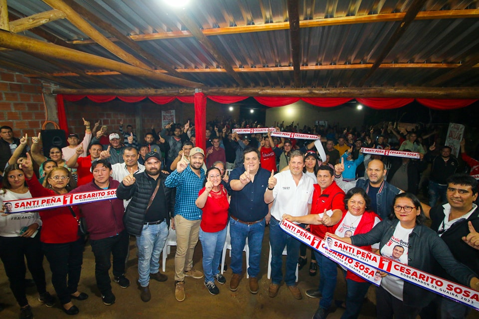 Nataliciochase1's tweet photo. Reunión en el domilicio del querido Kapurro, Barrio San Miguel. Con los dirigentes de Villarrica #Guaira compartimos nuestros proyectos y propuestas de la Lista 1 🚩
#ParaVolverACreerPy 🇵🇾
#NatalicioChaseSenador
#Lista1 #Opcion16
#SantiPeñaPresidente https://t.co/OR4Ksi4Pk4