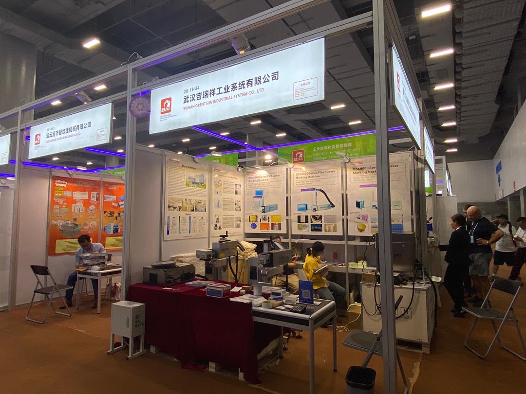 CallMe_AmyL's tweet photo. The 1st day of Canton Fair!
Come and have a talk on our booth! https://t.co/yM2YGjw9ff