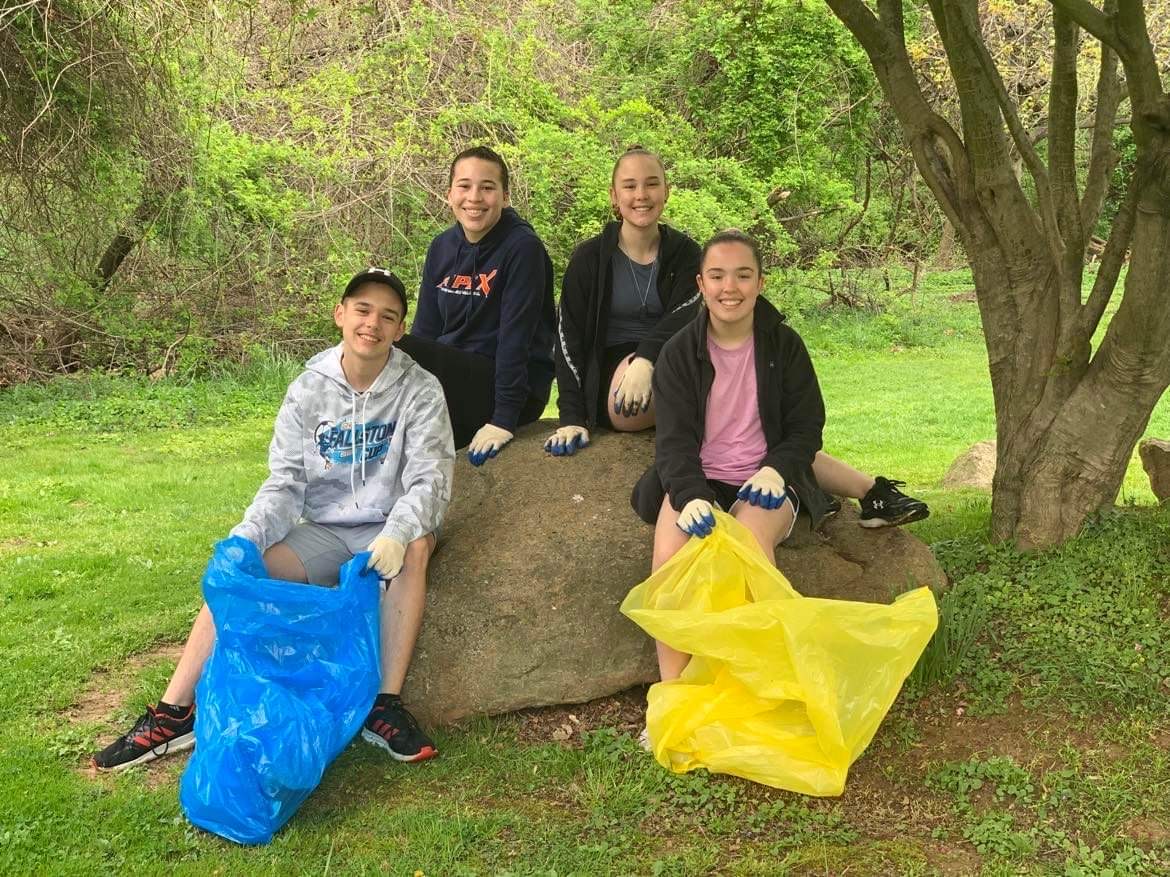 UpperBayTrails's tweet photo. There's still time to register for our 23rd Annual RIVER SWEEP shoreline cleanup:

Saturday, April 22, 2023

REGISTER online by this Tuesday, April 18 at https://t.co/o8D9FTyUTu.

(Photo Credit: Jill Brodbeck) https://t.co/sAg8B9S706