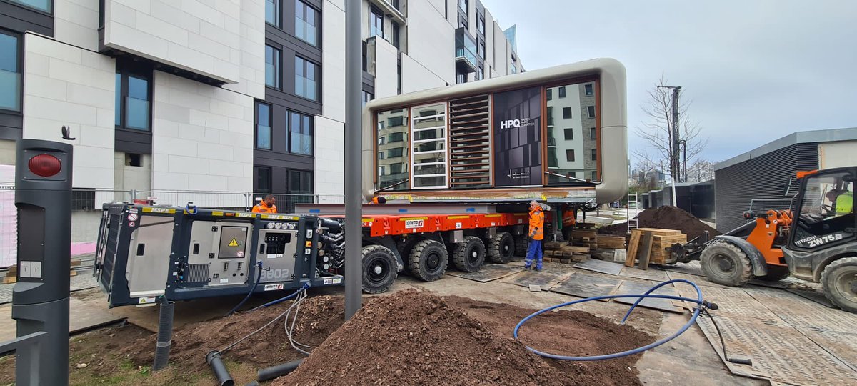 Loftcube einheben. 

hueffermann.com