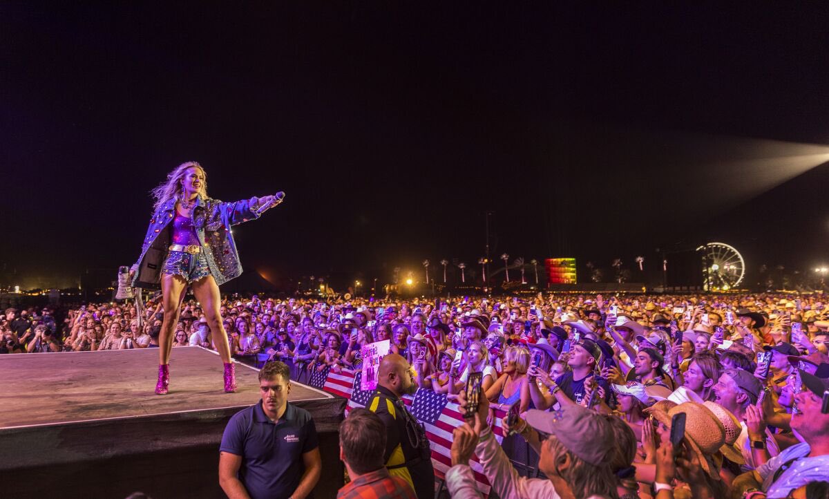 likeasong94's tweet photo. Just a reminder that @CarrieUnderwood ✨headlined✨ the biggest country music festivals (CMA Fest, Stagecoach), a highly lucrative Las Vegas residency and a sold out arena tour. A female country artist did THAT… all in the same year. https://t.co/PeBbvHFODu