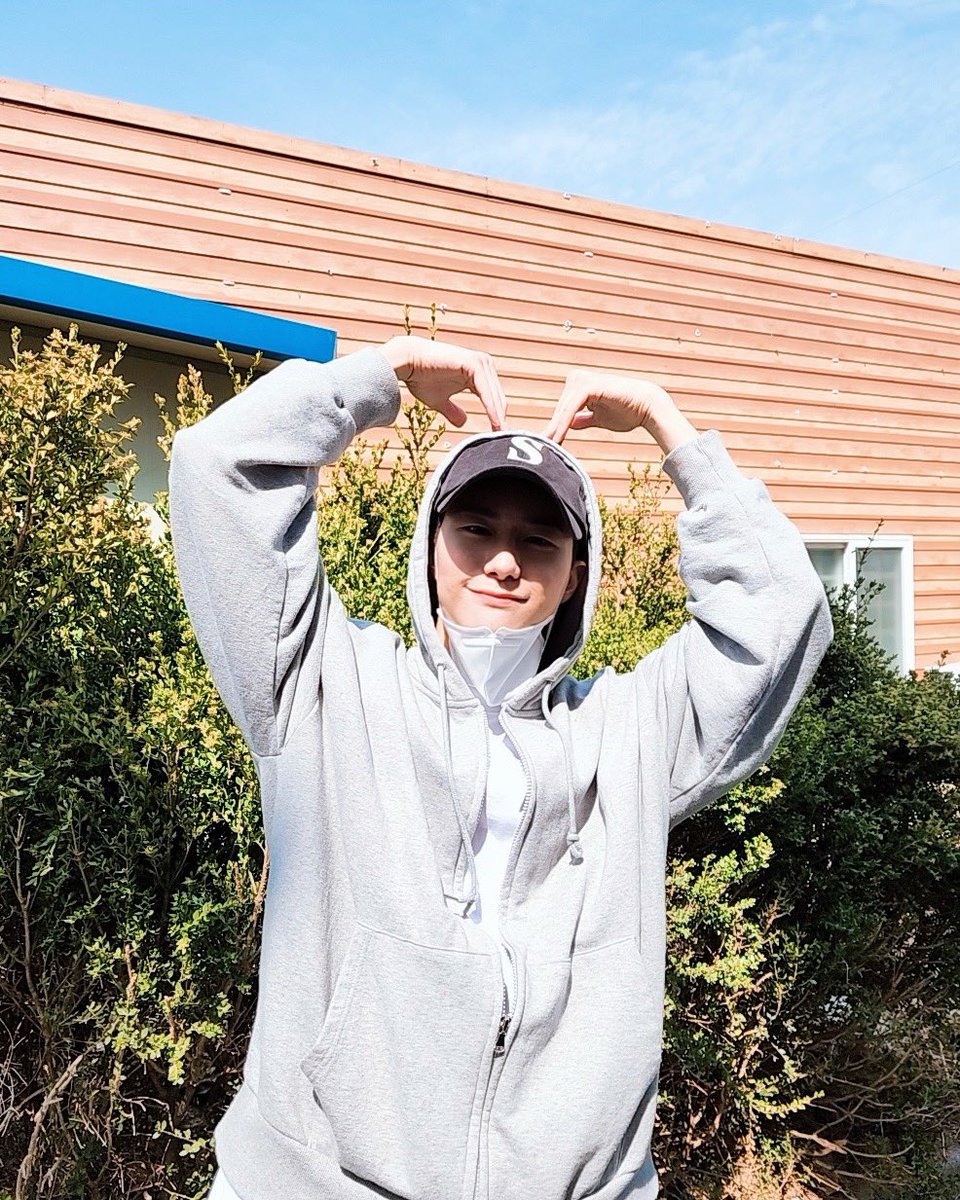 Victon_1109_s2's tweet photo. 편지로도 하는 말이지만 많이 보고 싶어💙💛
My Puppy, 승식아 생일 축하해🥳🎉

#우리의_기둥_승식아_생일축하해
#HAPPY_SEUNGSIK_DAY https://t.co/jtPd7bPTFX