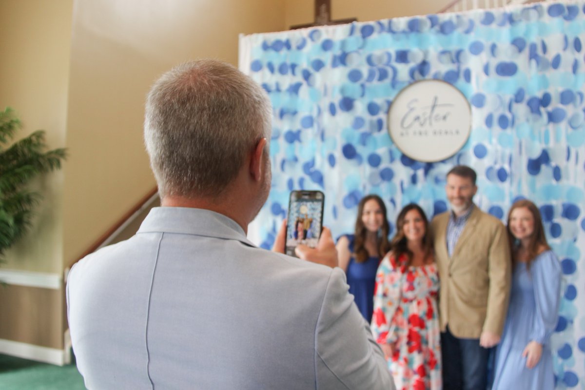 fbcocala's tweet photo. We loved seeing you last Sunday and cannot wait to gather together tomorrow morning. Join us for community groups at 9:15 AM and worship at 10:30 AM. Questions about how you can get plugged in? Send us a message or comment below! #fbcocala #knowgrowchange https://t.co/zjCEO4zaf9