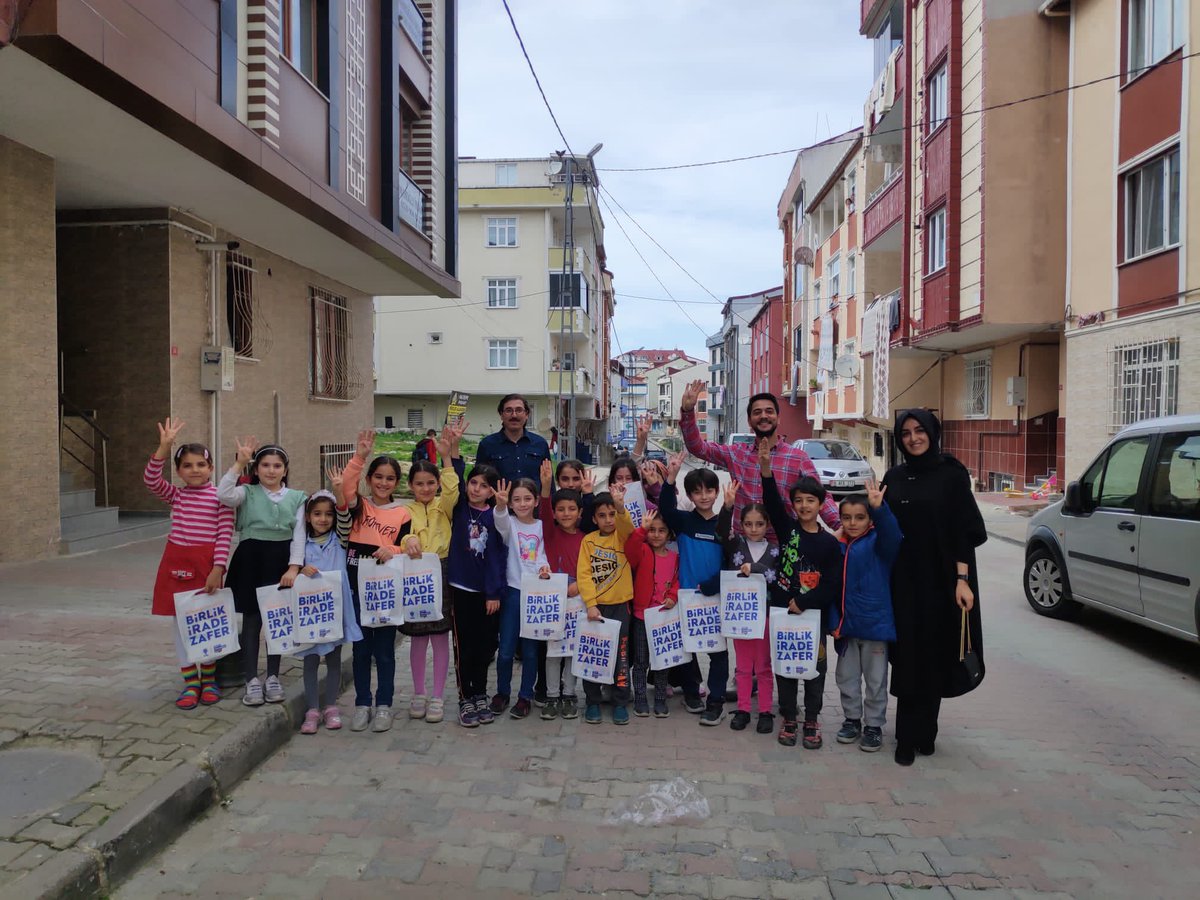 Kilim gibiydi ülkem
Her motifte bir renk
Her motifte estetik
Bak her motifte ahenk
Cennetten bir köşe 💎

#Gönüldengönülebiryolvar