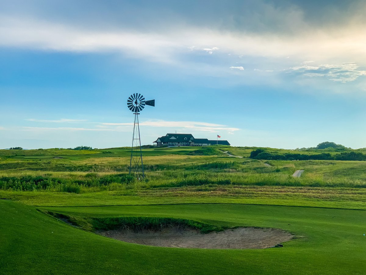 WHGC1998's tweet photo. Ready for warmer weather and sun kissed wooga! #FearTheWooga #GolfLife #WindMillGolf #HeavenOnEarth https://t.co/5TqlPvDiY2