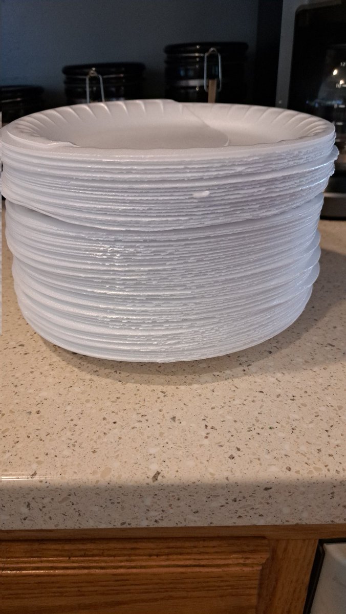 CarrySemler's tweet photo. @Hefty what's up with quality control? Multiple plates like this. Prices go up quality comes down. https://t.co/XjH6BrWnql