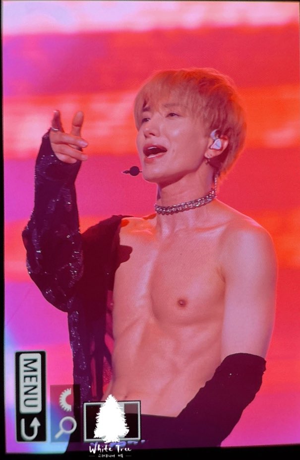 230415 슈퍼쇼9 서울 앙콜 🔥🔥

#이특 #LEETEUK #イトゥク #利特 #슈퍼주니어 #SUPERJUNIOR <a href="/special1004/">Lee Teuk</a>