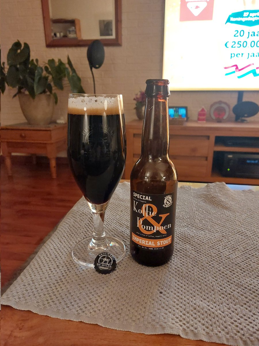 BenschopElroy's tweet photo. It's #Stouturday #stouttime again a special #beer from @molenbier ๐ณ๐ฑ
Koffie & Pompoen 9% Dark black exactly in balance with everything. Hoppy in the aftertaste little cinnamon #craftbeer #cerveza #bier #DutchCraft #molenbeer #molenbier #cheers ๐ป๐ป https://t.co/jWk6RW77hv