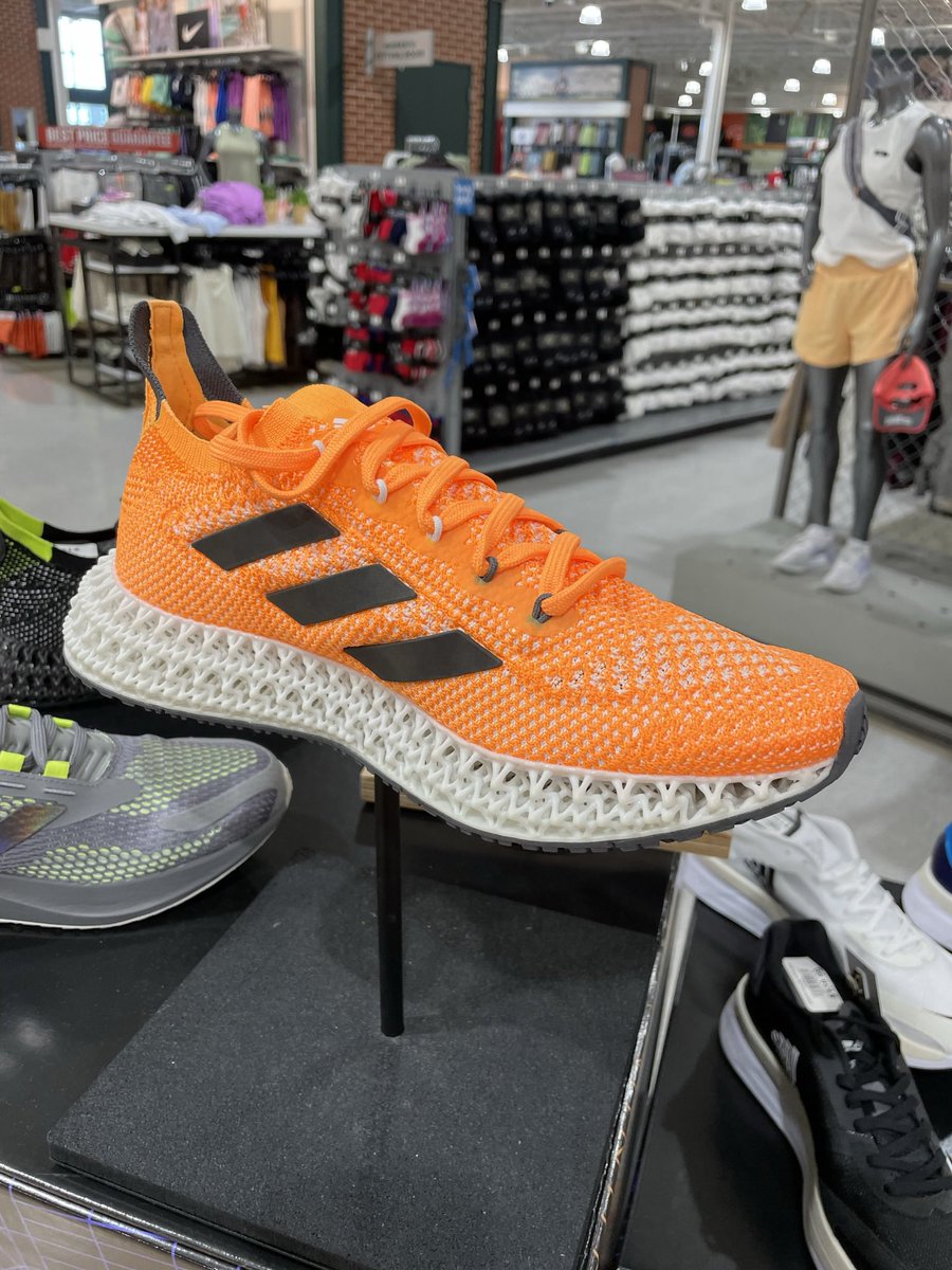 brandonhawley's tweet photo. @sethfiermonti @ArubaNetworks @kirstintanaka My entrant in the competition! #ATM2023 #BestShoes (don’t have a pic of my foot in the shoe, see it in Vegas) https://t.co/eLOwMNTAha