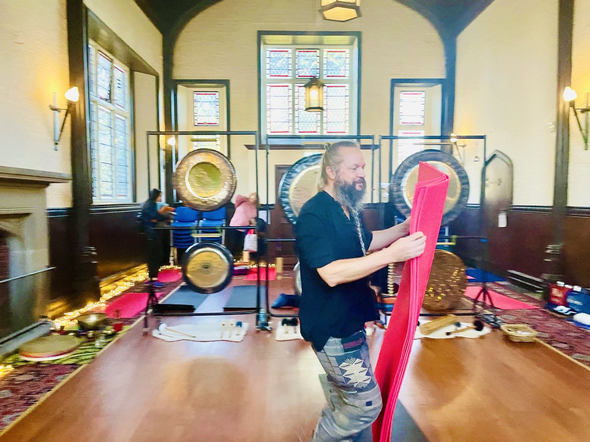 BlossomMcr's tweet photo. Wow the Gong Spa workshop today at beautiful Wythenshawe Hall was sublime ! One hour of peace and deep relaxation to the sound of gongs played by the master himself Martyn Cawthorne .What’s not like !
Back again on the 1st of July 🌸 https://t.co/Li3nnhHk0t