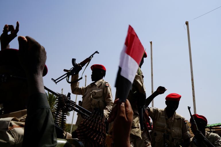 Profonda preoccupazione per il colpo di stato in atto in #Sudan, con scontri tra esercito e paramilitari e vittime tra civili. 

Sono vicina al popolo sudanese, un paese in cui la fame aumenta ogni anno di più. L'ultima cosa di cui ha bisogno adesso è maggiore instabilità!