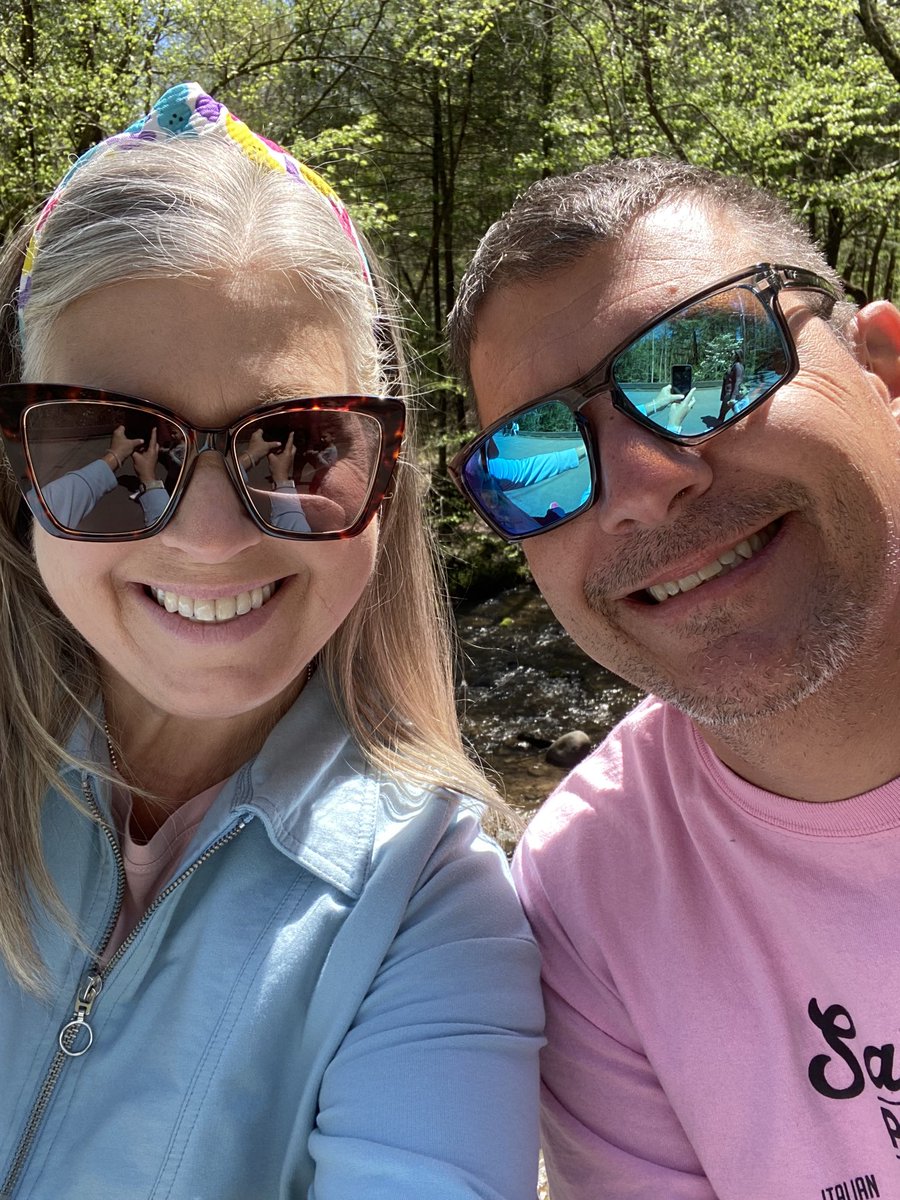 SNUCM's tweet photo. Pigeon Forge #easter #2023 #pigeonforge #Tennessee @DPS518 https://t.co/b8zKphX6kQ