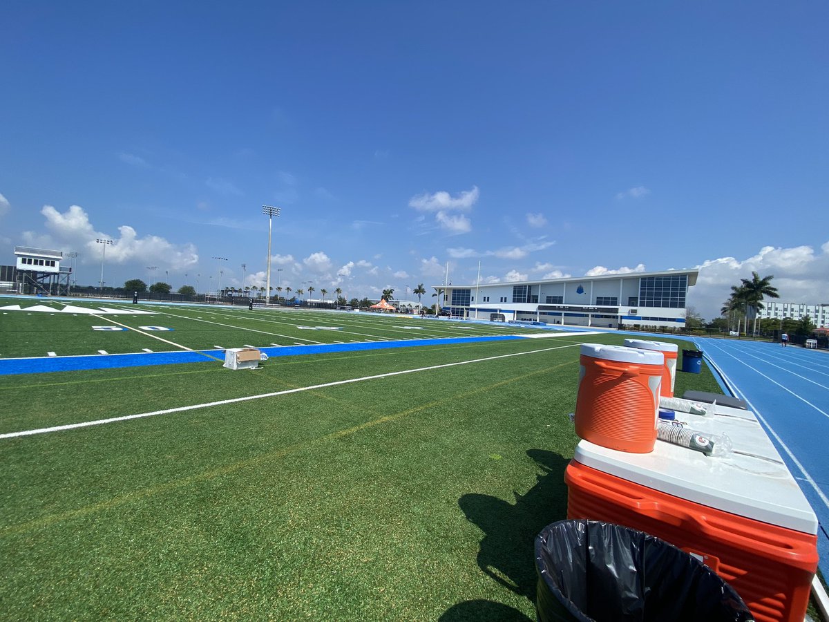 EthanBall25's tweet photo. Had a great time today learning and competing with #prepredzonefl at IMG. Thank you to all the coaches that made me a better player! Also got to meet the @larryblustein! @PrepRedzoneFL @PrepRedzone @StEdsAthletics @Coach__Scho @j_antosh @CoachJayUConn @FlaHSFootball @CoachPerrone https://t.co/ypJGzbKyhR