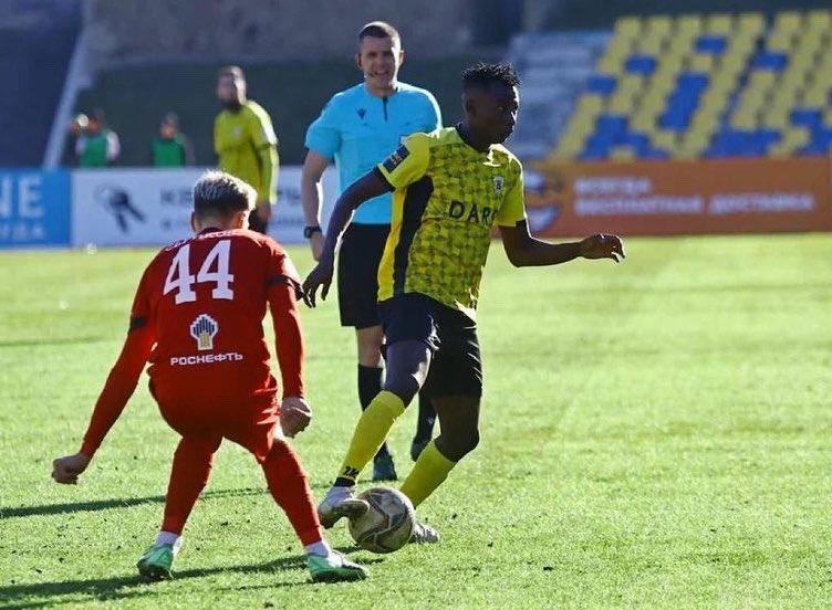 momo_fanye's tweet photo. Choc face à Arsenal Tula ce samedi en championnat. 

Nous avons fourni un effort collectif. Nous nous battrons jusqu’au bout. 

Allez FC Volga Ulyanovsk !

#MomoYimbe https://t.co/ttHhQKsJCm