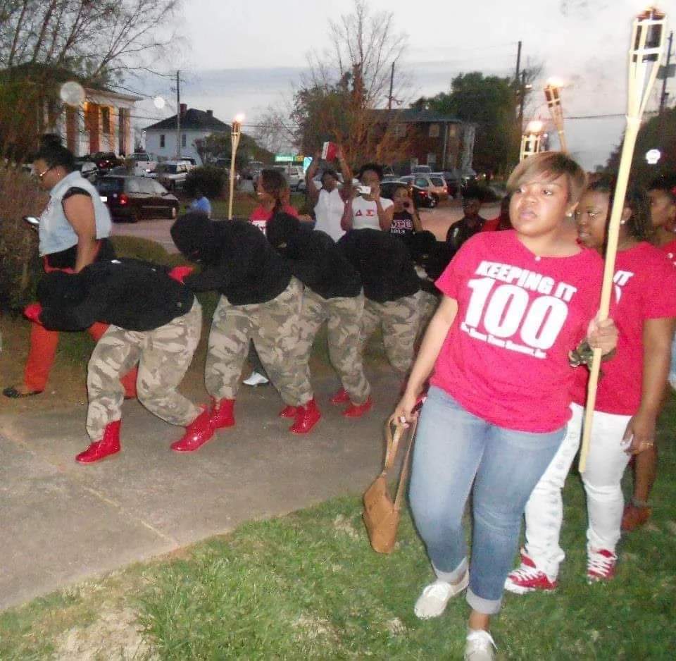 PaisliePanda's tweet image. Sheeeeeesh, did y'all know me and my LS's are 10 years into DELTAland? 🥰❤️🐘🔥 

Blessed to have such amazing Sorors and sisters,  OO-OOP!

#THMade #CentennialRedz #Spr13 #VanillaRed #DST #DeltaSigmaTheta  #1913 #2013