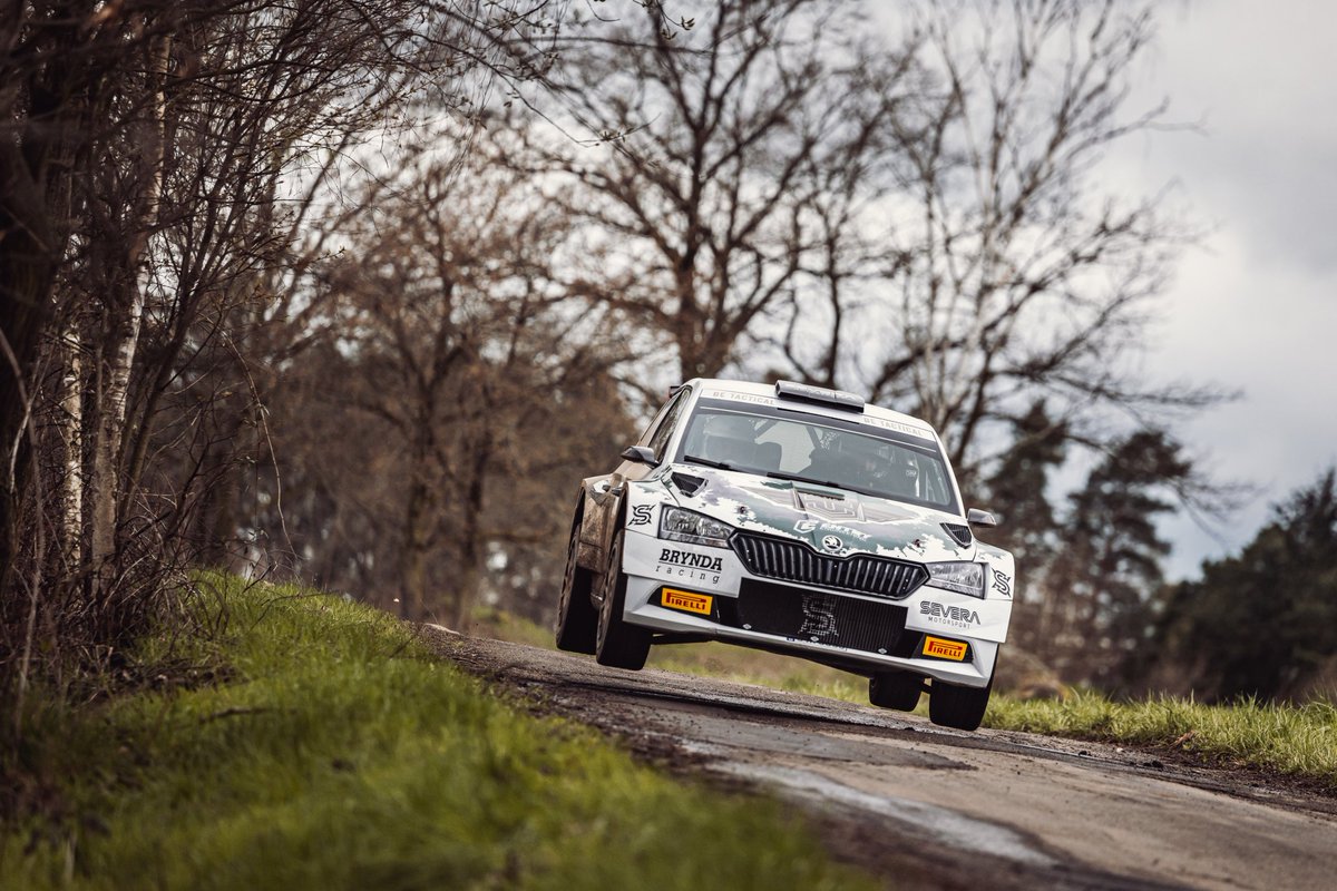 FilipMaresRally's tweet photo. Seznámení s Fabii Rally2 evo od @martisevera @brynda_racing dnes proběhlo na výbornou! Děkujeme všem, kdo na dnešním testu mají svůj podíl a těšíme se hooodně na Šumavu! 👊 #entryengineering #pirelli
📸 @ondrabenedaphoto https://t.co/Bw6BLJFTRK