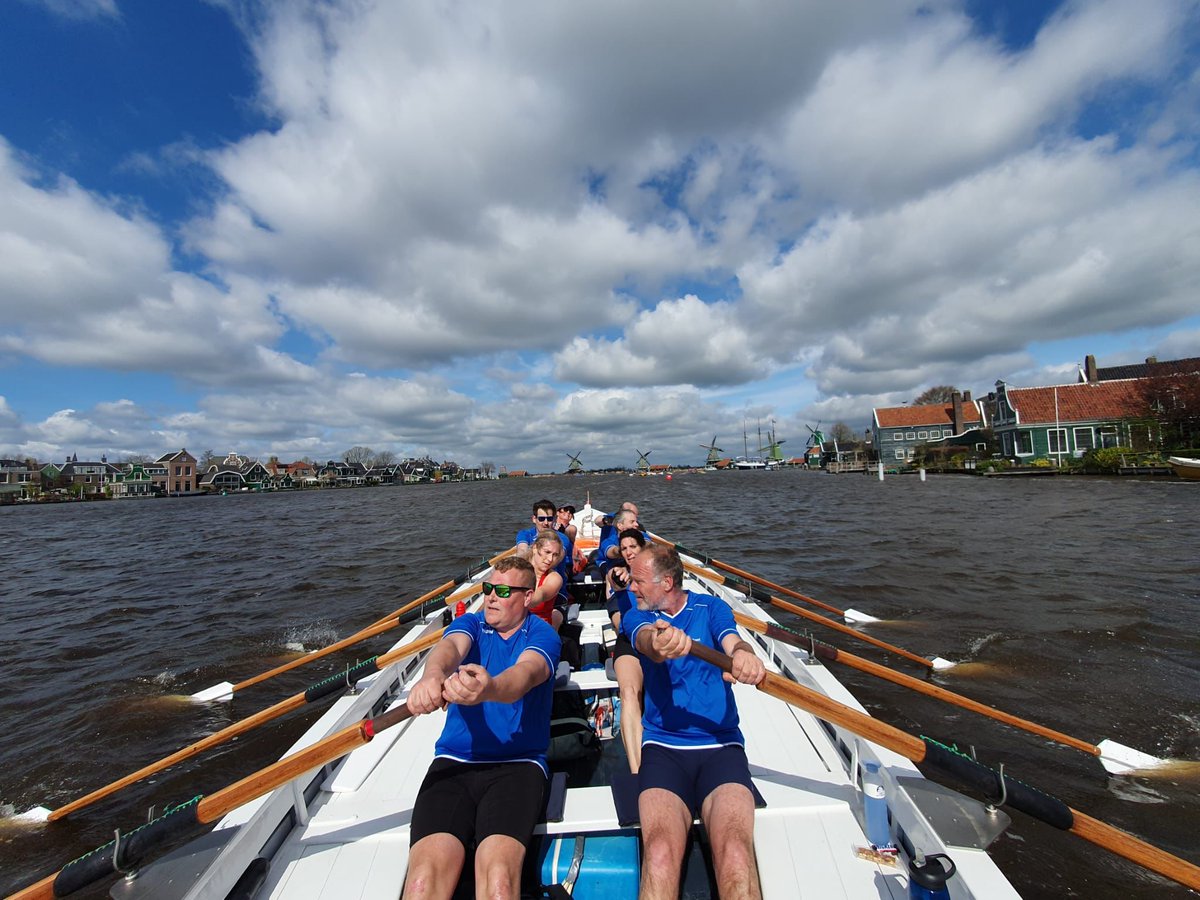 Yobro62's tweet image. Hjoed de earste wedstriid mei L.A. Buma. Dit kear yn Zaandam . De zaanske skâns op de eftergrûn, moaie hollânske loften. De pittige wyn makke it dreech. #Museummoddergat #SloeproeienNL #slagomdezaan
relive.cc/view/vWqB3jWMV…