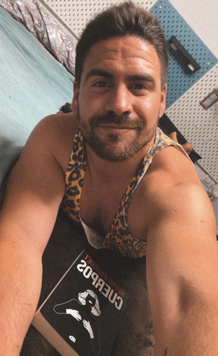 Rolangarouse's tweet photo. Caloret 🐆 https://t.co/nAHszGda3V