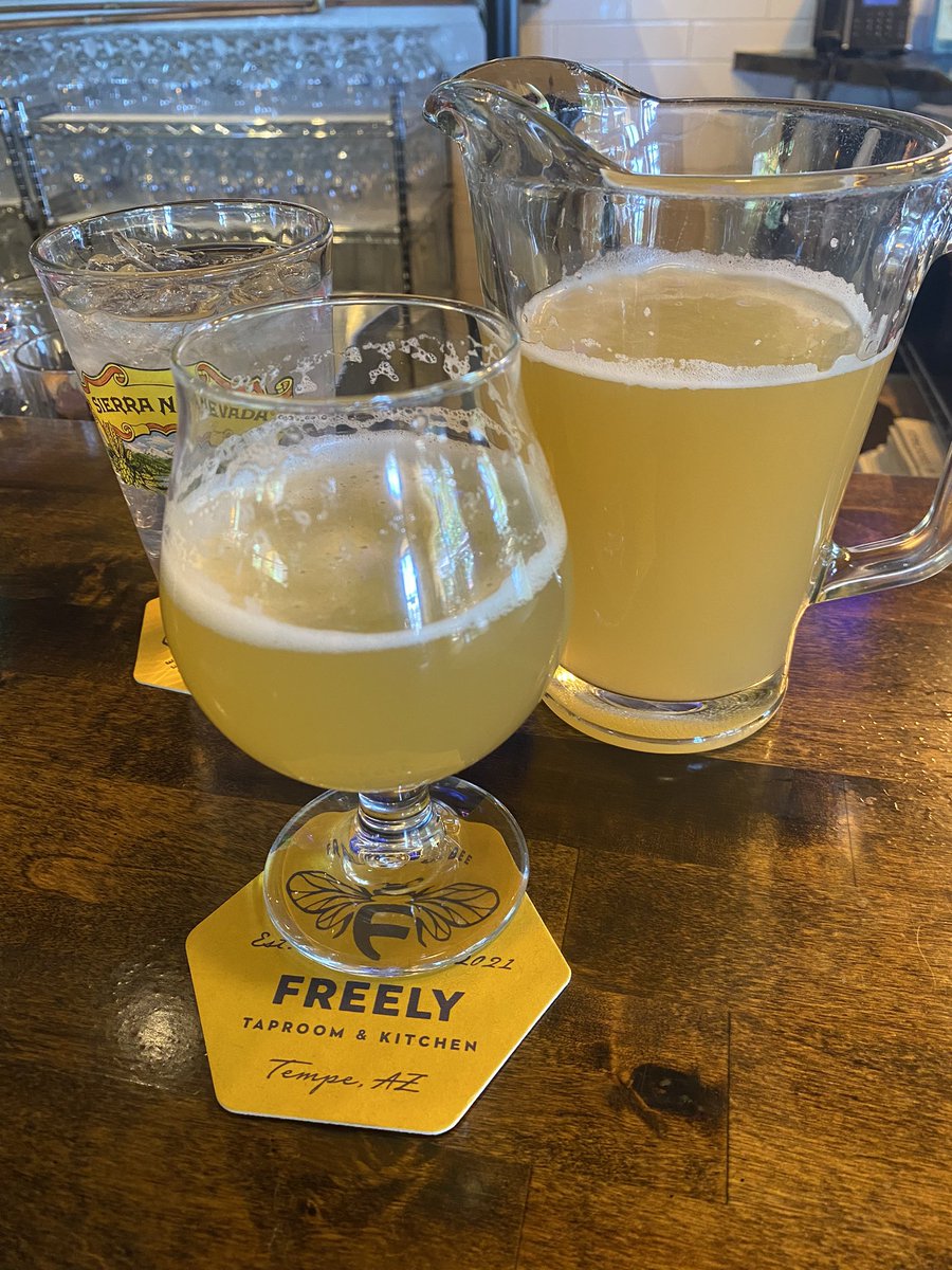 Beccaann0214's tweet photo. @goldwaterbrew Hazy Gates kinda Saturday https://t.co/VC8f24xTd7