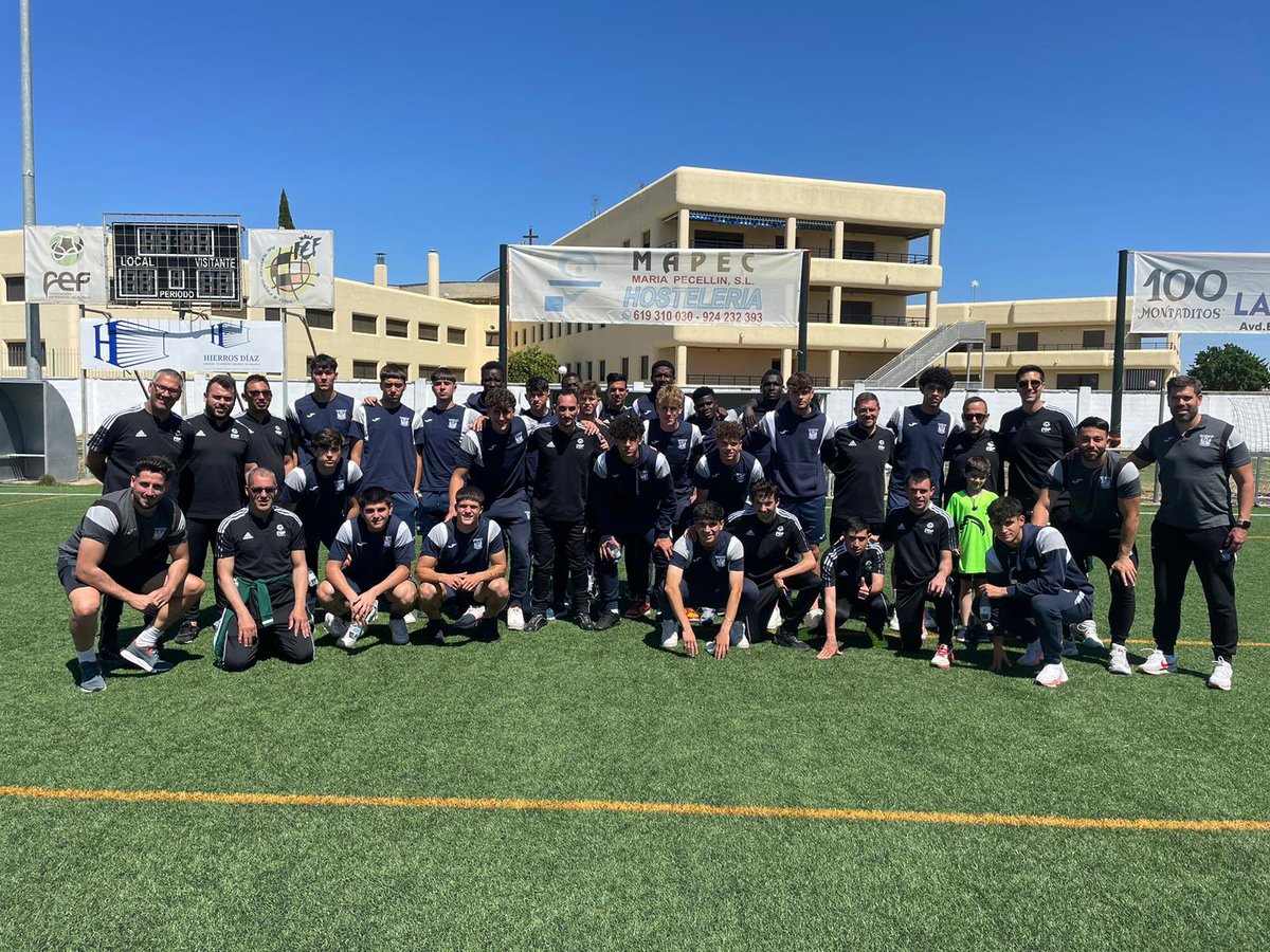 🤍💙 Nuestro 𝗝𝘂𝘃𝗲𝗻𝗶𝗹 𝗔 pasó un rato muy agradable con el equipo <a href="/FedExFutbol/">Fexfutbol</a> de la Federación Extremeña de Fútbol Parálisis Cerebral en su visita a Badajoz.