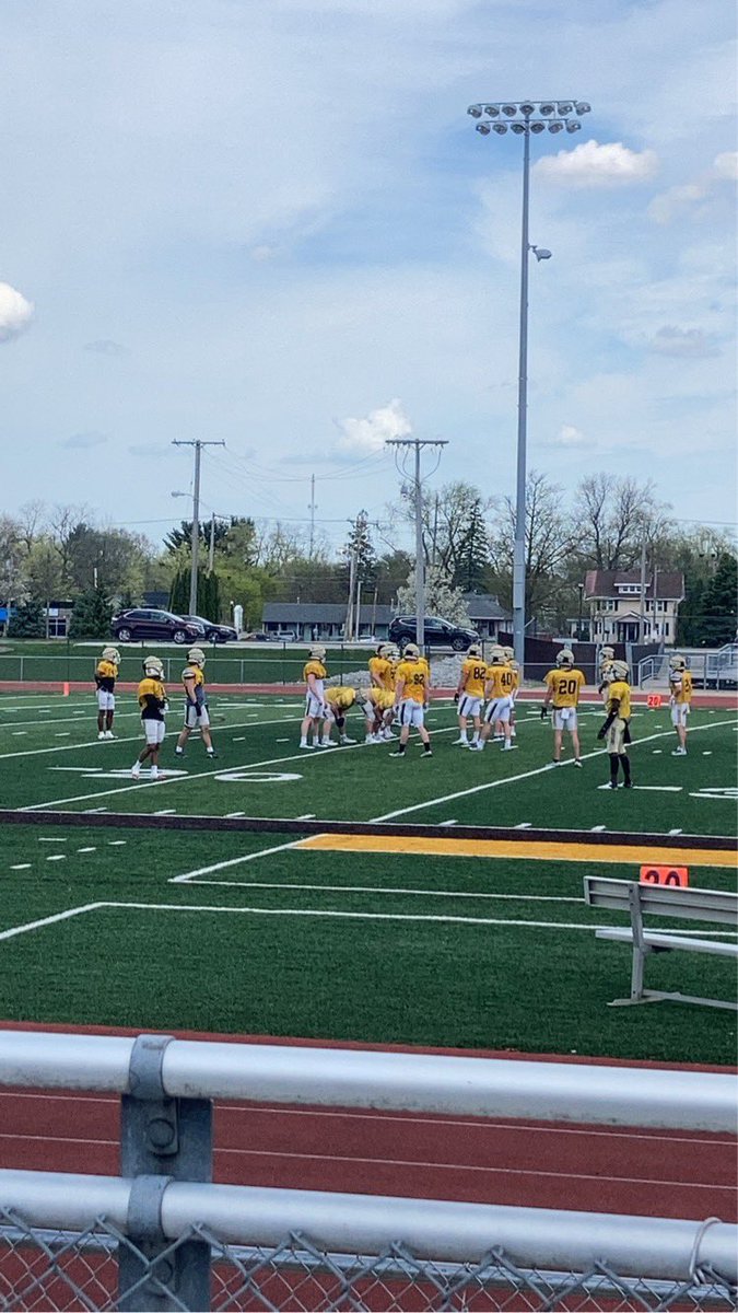 ghojallu's tweet photo. Had a great visit at @valpoufootball big thanks to @CoachYoniOffit @CoachVanAsperen @ValpoU https://t.co/ndhvt0J7HN