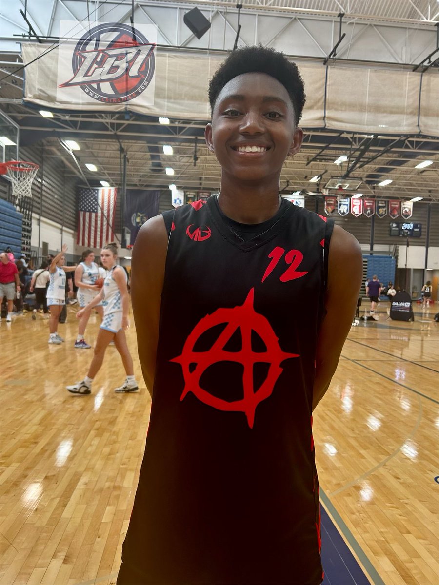 R_SimoneP's tweet photo. 2024 Madison Morson (MI Anarchy) is athletic &amp; quick! She plays top notch on the ball defense &amp; can handle contact when going to the hoop. Every time I see her play she gets better and better. #TheGrowthIsReal 

#LBIAprilShowers @LBInsider @LBI_Carolina @wadesworld32 @LBI_Steve https://t.co/iDrxjxG6O9
