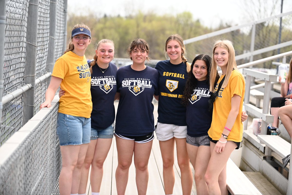 kaleigh2023's tweet photo. JV wins all 3 in their Round Robin today! Great job, team!! Keep it going! #familyonone #hornets @saline_softball https://t.co/JmCAiQT2AF
