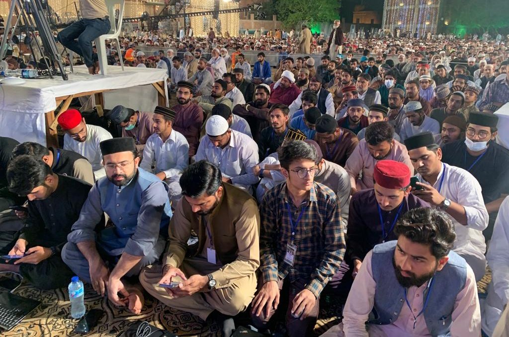 شیخ فرحان عزیز مرکزی صدر مصطفوی سٹوڈنٹس موومنٹ پاکستان #شہر_اعتکاف2023
کے پانچویں شب معتکفین کے ساتھ موجود!

#مصطفوی_معاشرہ