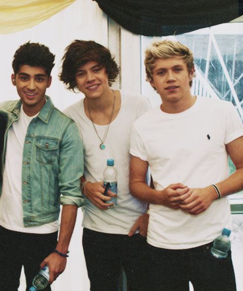 zayoncerry's tweet photo. #MYonedirection https://t.co/vjeYkGVg1l