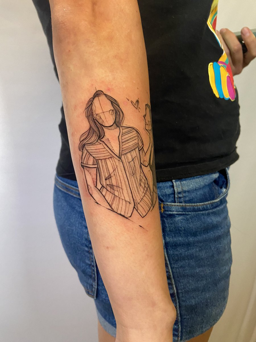 lexasbitch's tweet photo. The relationship between Ava and Bea shows so many valuable  aspects. The love is shown by how caring and protective they're of each other, how much respect they've for one another, not a bit o toxicity. I wanted to remember every bit of it, now carry them with me until the end. https://t.co/bmoqOvGEPw