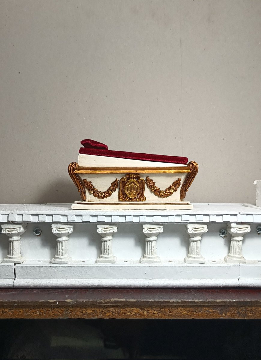 TonyVa17's tweet image. Un catafalco es un túmulo o plataforma elevada cuidadosamente adornada que se erige en el interior de los templos o lugares donde se celebran exequias solemnes.
#arquitectura #modeloarquitectonico #maqueta #diseño