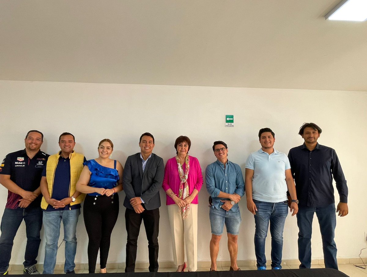AnitaEsquivelMx's tweet photo. Hacer equipo significa trabajar por la comunidad para el beneficio de todas y todos. 🤝🏻

Hoy firme un acuerdo con el @KybernusGto, con la finalidad de trabajar en conjunto con la Casa de Enlace por las y los ciudadanos. https://t.co/75wZAbmoaO