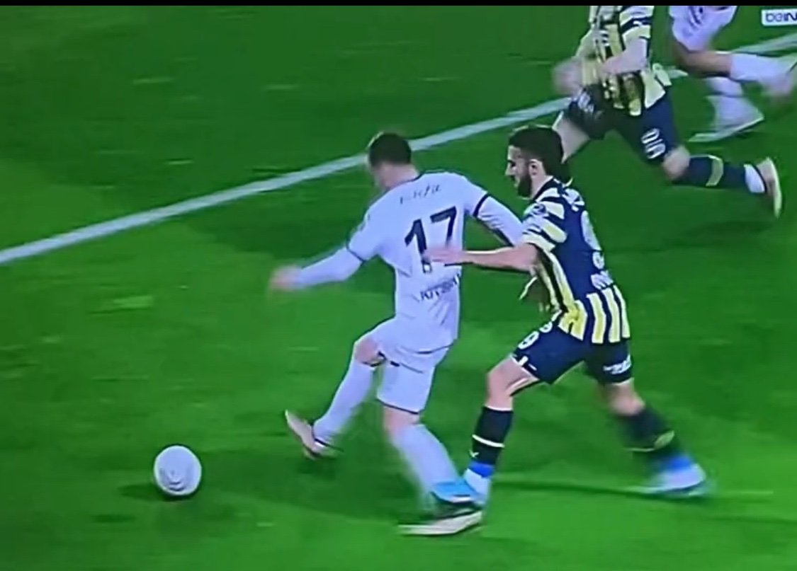 Kirli Sezon Kirli Lig 

Artık Yeter ❗

#FBvANK