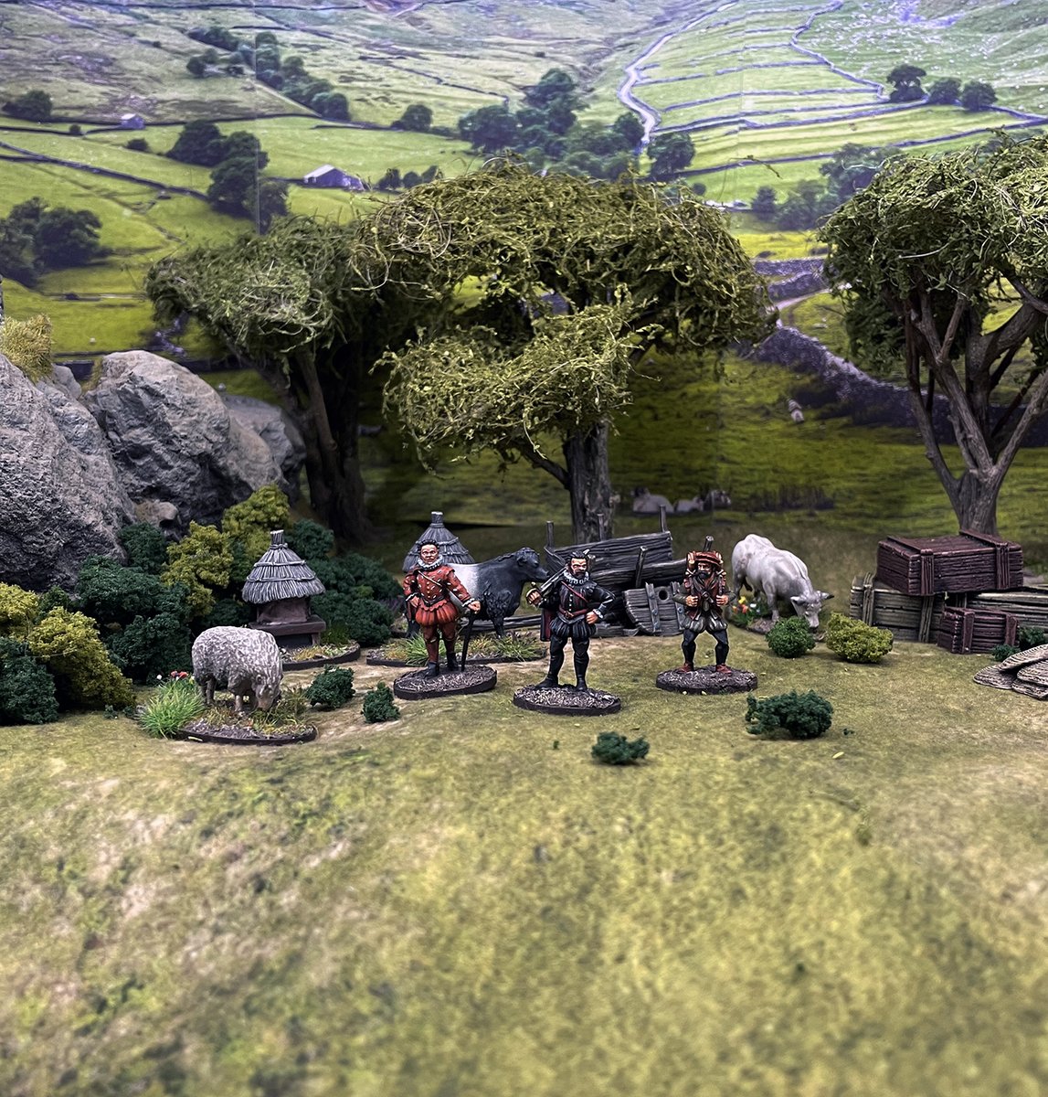 panzerkaput's tweet photo. I have finished for last elements for my Border Wars starter set from Flags of War. These are a border farmer's family and a very well known Envoy, his unable assistant and cunny servant. They are so much fun. #borderwars #flagsofwar #borderreiver https://t.co/PR5UVecyU0