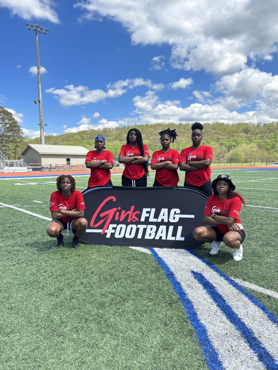 ShilohFlag's tweet photo. I may not have been able to make it to the flag clinic hosted by @FalconsCR but my ladies showed up &amp; showed out 💪🏽 Can’t wait for the season ahead! @ShilohAthletics #shilohproud https://t.co/RBtvdpfmvF