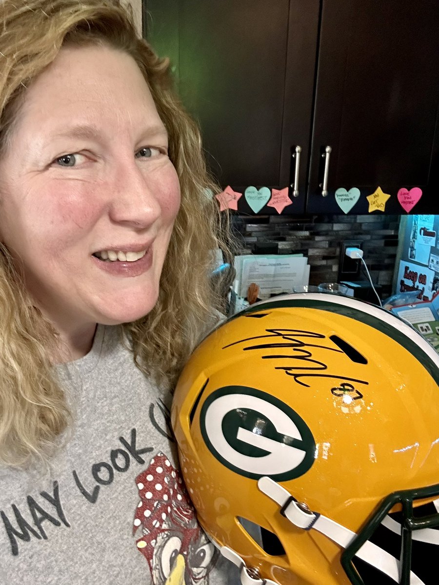DiSportsMom's tweet photo. When you win the silent auction at your favorite Wisconsin-themed restaurant/brew pub in Vegas. @packers @JordyRNelson #futureHOF #gopackgo #drafthouse @BigDogsBrewing https://t.co/2p3F6BCqMu