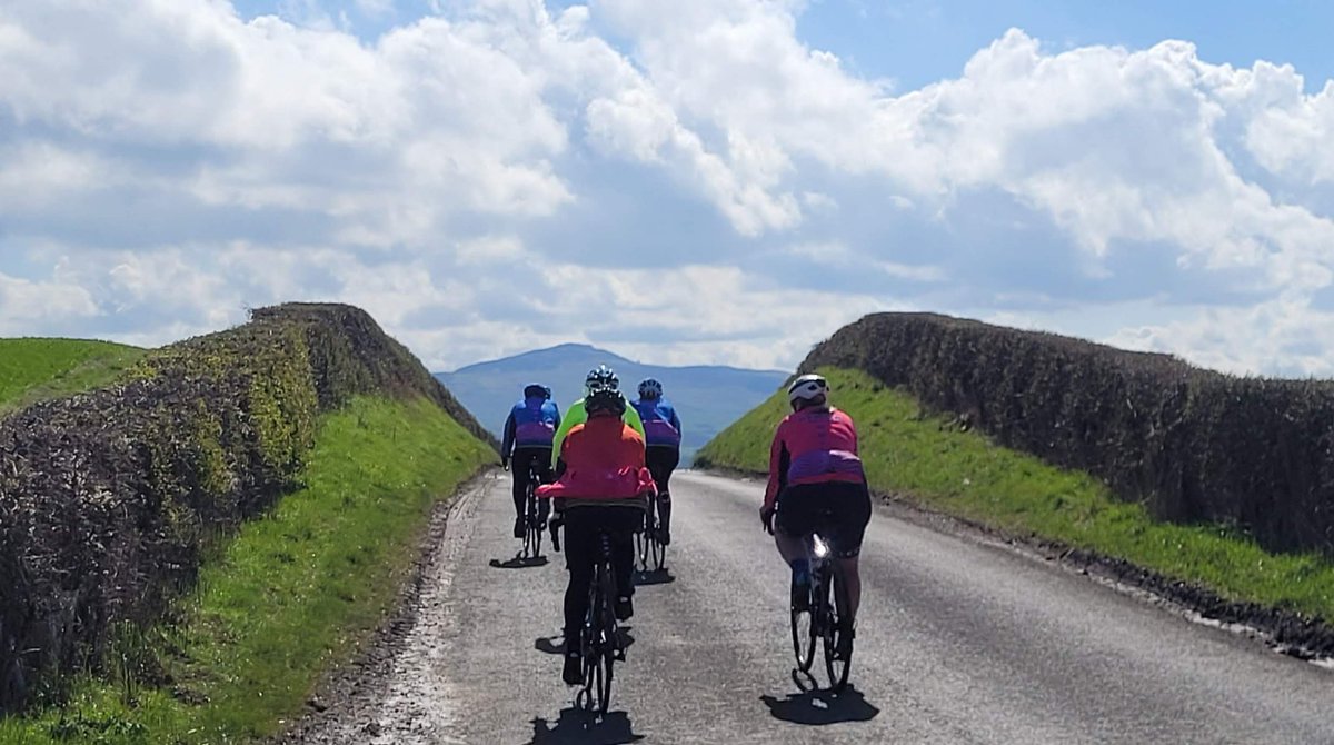 HawickBelles's tweet photo. What amazing weather for a cycle to Roberton and over the Leaplinns and back via Lilliesleaf to the Cream Puff Denholm for an awesome scone. https://t.co/seI6yKn0Ky