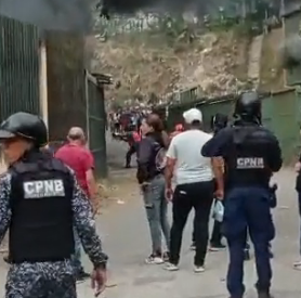 lopezricardoe's tweet photo. @DelmiroDeBarrio Que extraordinario el apoyo gubernamental para nuestros Bomberos!!
#EPP
#EPRAC
#UnidadBomberildeIntervencionRapida
🤦‍♂️ https://t.co/tWPbsjGMdL