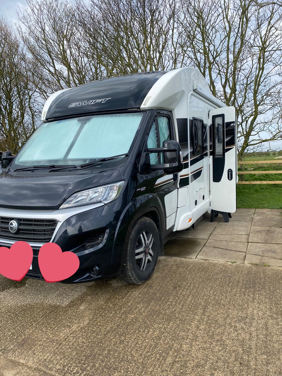 Been a lovely day in Filey ☀️ & we have had a good trail run & know how it all works now 😂 Sat watching telly with a massive sea fret coming in 🌊💨💨 #motorhomelife 😍