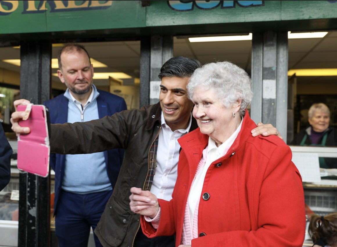 JamesDalyUK's tweet photo. 🤝 It has been brilliant to welcome @RishiSunak to Bury and show him the hugely positive impact the over £100m of Government investment will have on our town. 

🔵 This Government is delivering for Bury. https://t.co/oMOVC70ixc