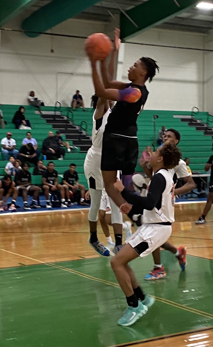 Deshawn Lucus with the layup for Team Push Bowman.  His ability to shift gears and blow by you is impressive.  #BigShots #BooWilliamsLegacyClassic ⁦<a href="/BigShotsToday/">Hit The BIG SH🏀TS</a>⁩ ⁦<a href="/BigShotsGlobal/">BIG SH🏀TS</a>⁩